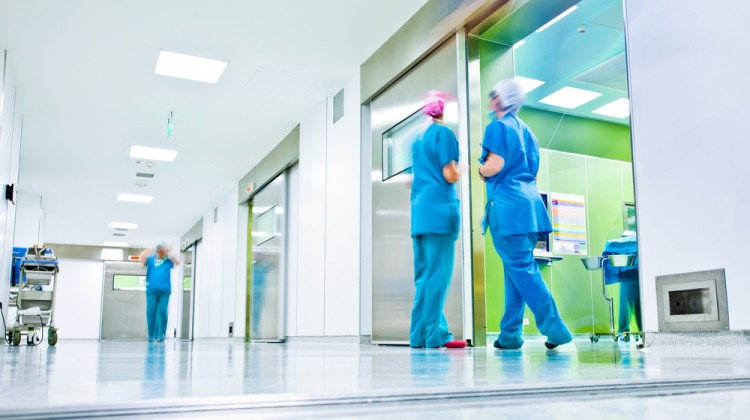 How Should You Choose Between a Hospital and a Home Birth? How Should You Choose Between a Hospital and a Home Birth?