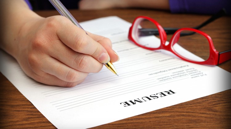 Resume hand