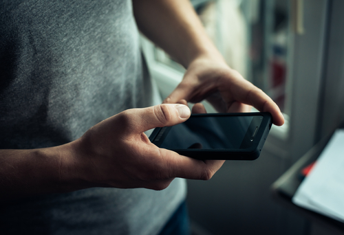 smartphone_in_hand