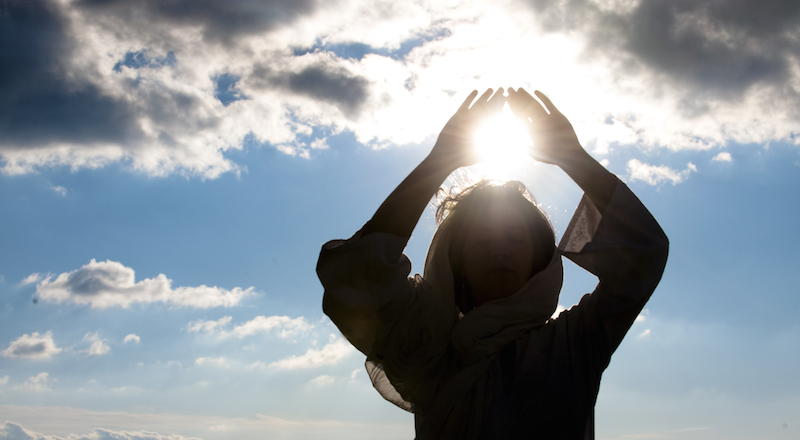 Sunlight pose