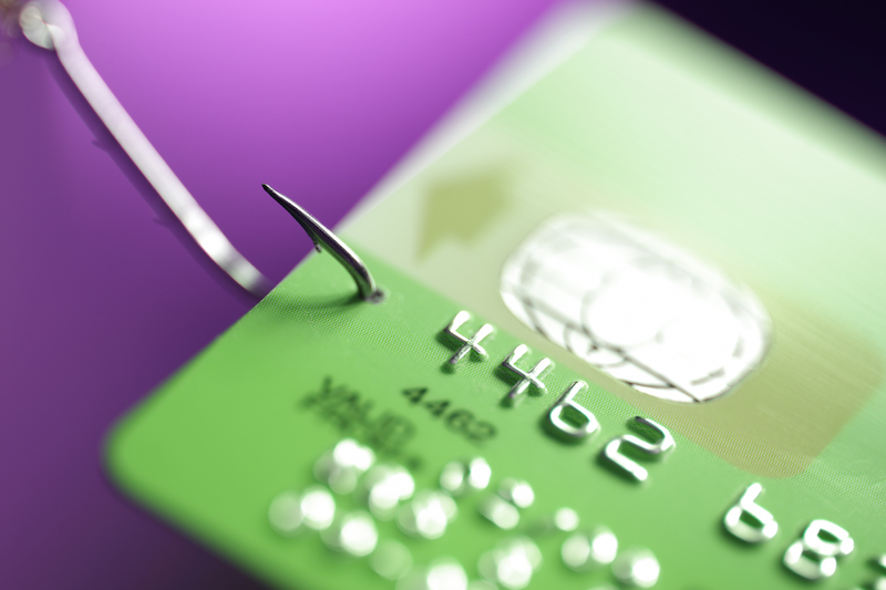 Credit card issuers go after riskier borrowers