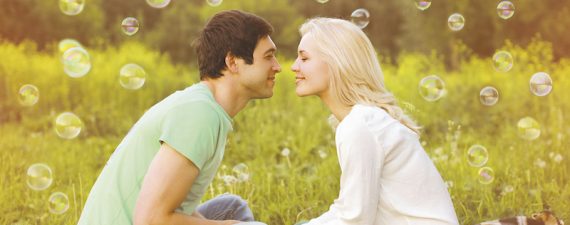 Best Credit Cards for People in Long-Distance Relationships