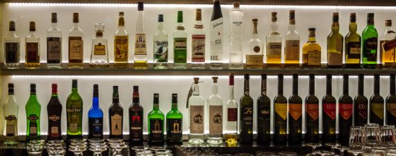 Want to Open a Bar? Expert Tips for Clearing Legal Hurdles