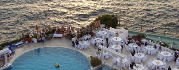 How to Keep a Destination Wedding From Breaking Your Budget