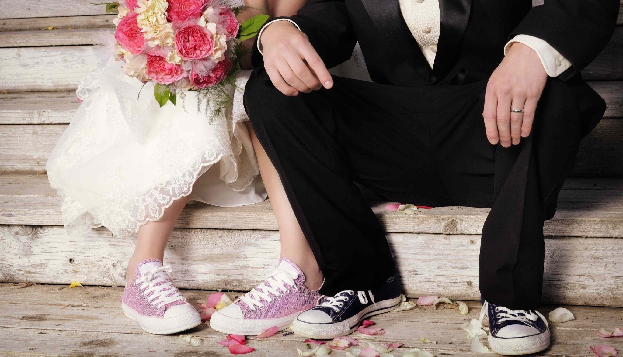 10-easy-ways-to-save-wedding-costs-story-e1428725110287.jpg