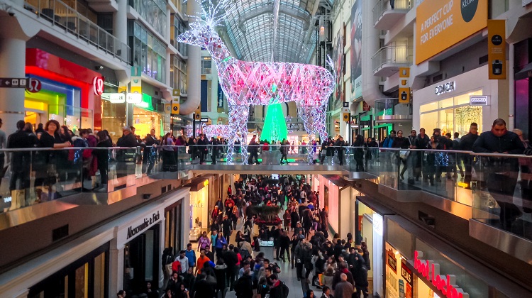 mallcrowd.jpg