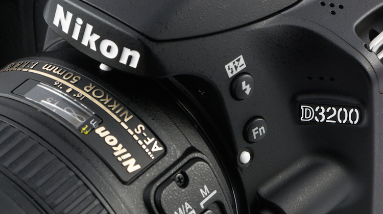 nikon_3200_dslr_angle.jpg