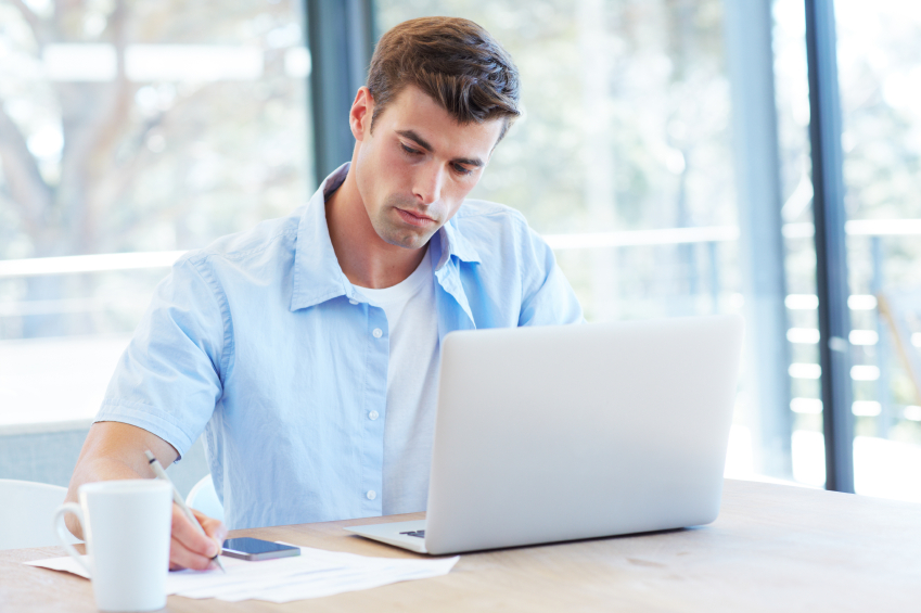 Robo vs. Human: Choosing the Right Advisor for You