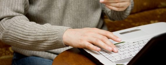 7 Reasons to Shop Online on Black Friday and Cyber Monday 2015