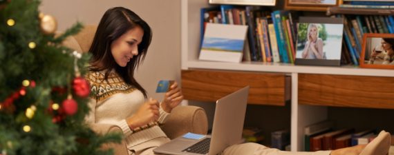 0% APR Credit Cards Can Make Holiday Shopping More Affordable