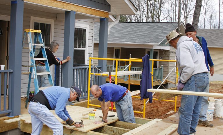 Nonprofit-workers-768x465